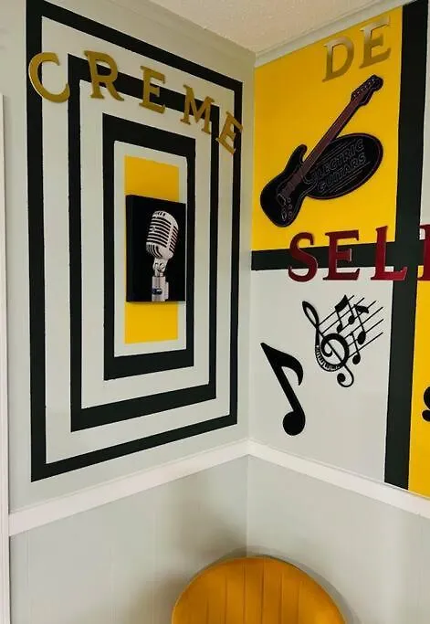 Creme De La Creme @ Graceland Memphis